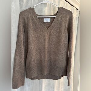 Old Navy Women's V-Neck Sweater in Brown